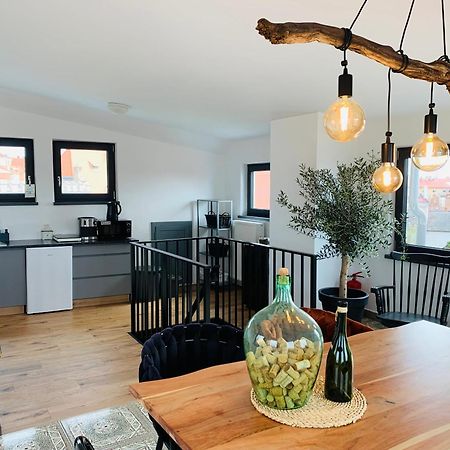 Boutique Apartments U Rolanda, Mikulasske Namesti Znojmo Dış mekan fotoğraf